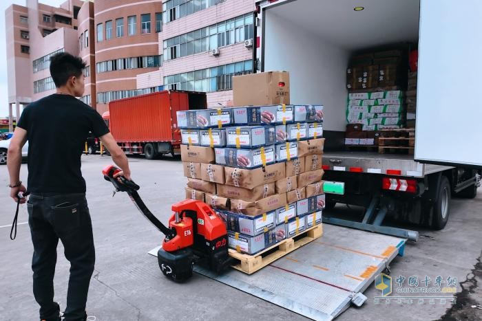 江淮新能源輕卡ES9冷藏車