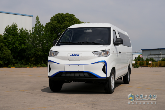 油車限行電車暢跑，藍(lán)貓客運(yùn)版憑何成為創(chuàng)富新寵？