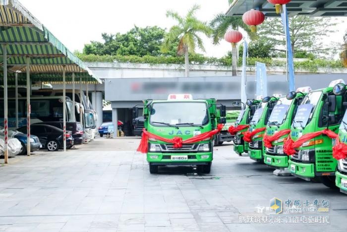 駿鈴新能源工程車頻頻交車，開(kāi)啟綠色城建新未來(lái)