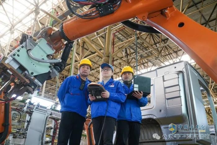 陜汽：樊凡喜獲西安市2025年第二季度“敬業(yè)奉獻(xiàn)好人”