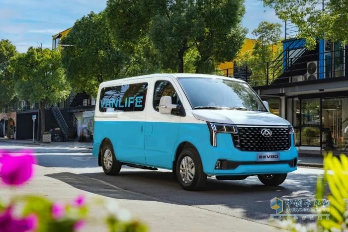 上汽大通新途V80交付長白山景區(qū)！70臺(tái)新車賦能東北版“巴音布魯克”旅游體驗(yàn)