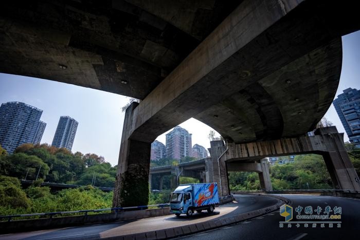 真場景、真數(shù)據(jù)、真實力！宇通新能源商用車山地性能挑戰(zhàn)首戰(zhàn)告捷