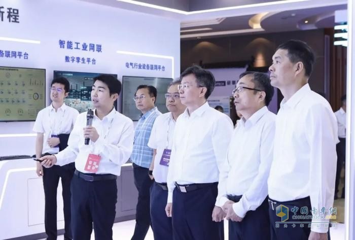 徐工漢云重磅亮相2025工業(yè)互聯(lián)網(wǎng)大會