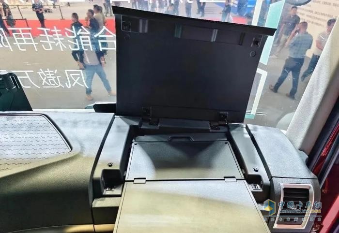39.99萬元買630馬力燃氣車 還送一臺奇瑞冰淇淋！看奇瑞商用車全新“金鳳凰”重卡