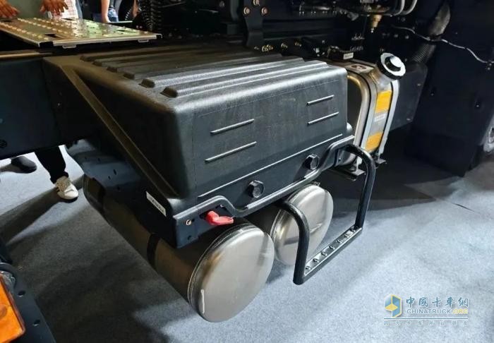 39.99萬元買630馬力燃氣車 還送一臺奇瑞冰淇淋！看奇瑞商用車全新“金鳳凰”重卡