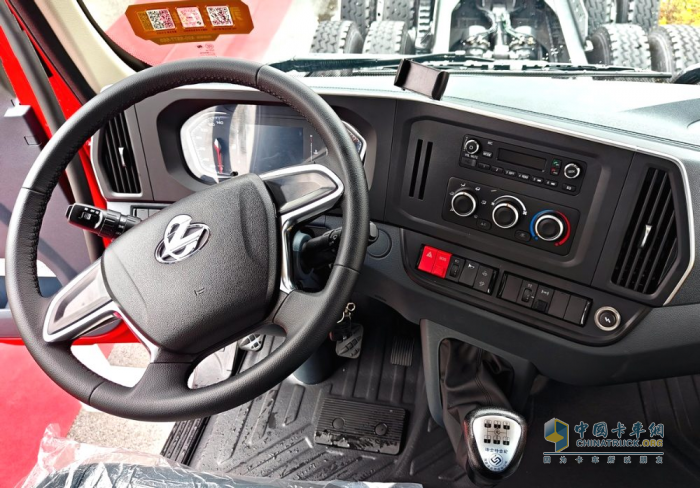 雨季作業(yè) 可靠為王！乘龍M3 4×2極限自卸車(chē)，工程運(yùn)輸?shù)摹叭軕?zhàn)士”來(lái)了！