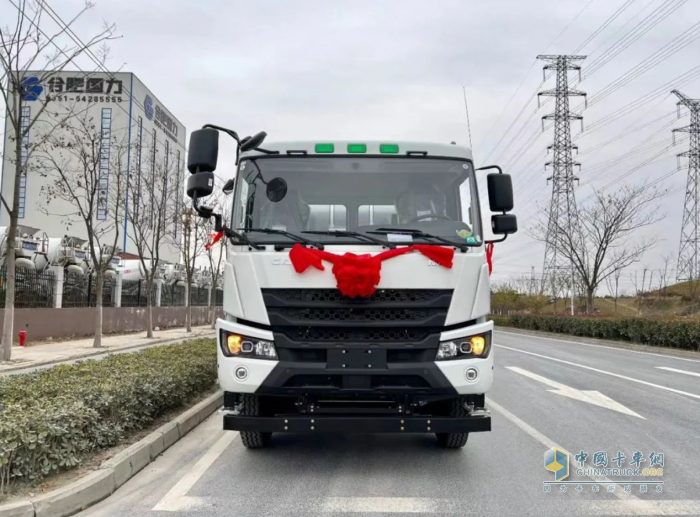 星馬輕騎兵攪拌車，助力客戶打高效創(chuàng)富的正確“姿勢”