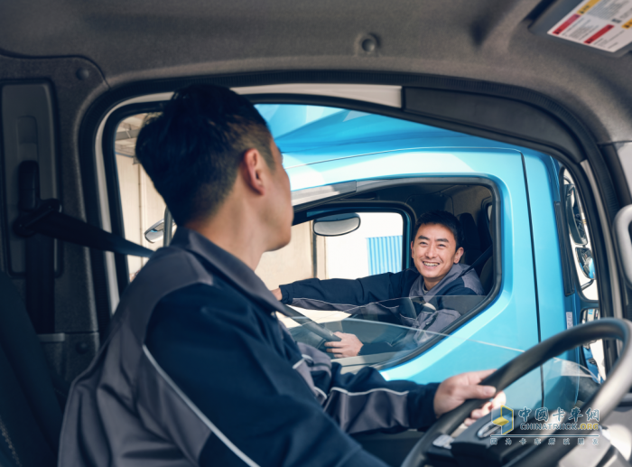 破局而上，飛碟汽車以“司機(jī)第一”重塑綠色運(yùn)輸新標(biāo)桿