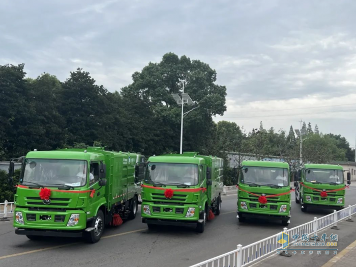 “零碳”車輛賦能綠色港口建設(shè)，宇通新能源環(huán)衛(wèi)車批量交付江蘇鎮(zhèn)江