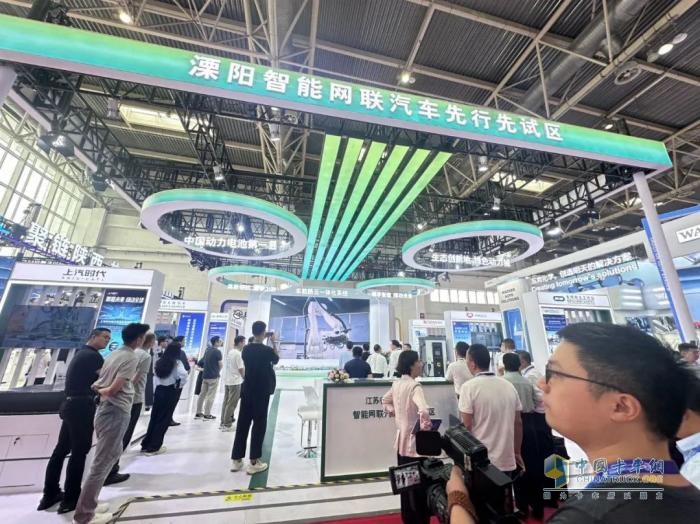 速豹科技亮相鏈博會  以自研核心技術(shù)賦能智能商用車未來