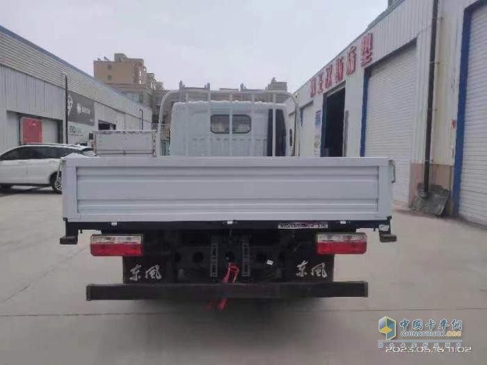 卡友自述：品質(zhì)可靠，服務(wù)貼心，選擇東風(fēng)輕型車就對(duì)了