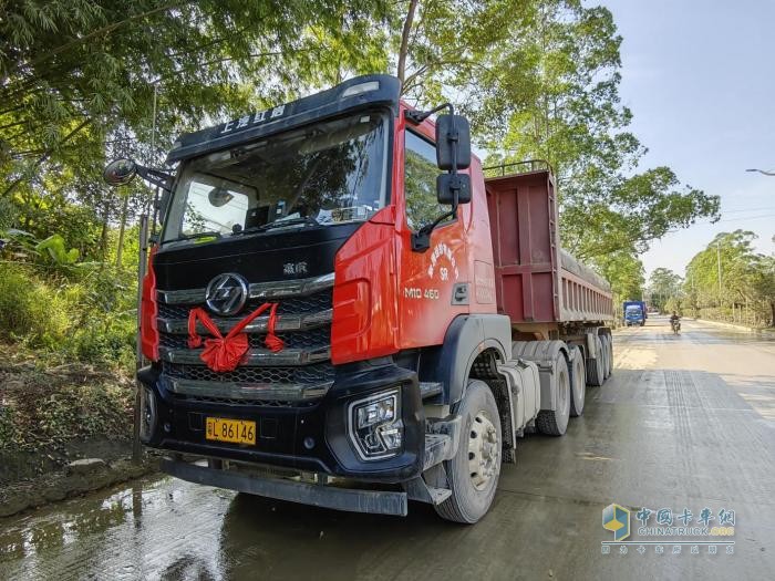 自重輕油耗低 快速回本就靠紅巖杰虎M10牽引車