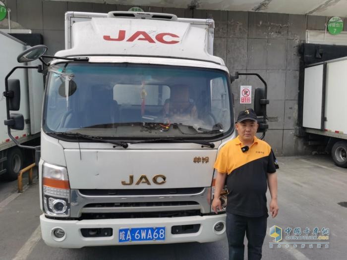 江淮1卡“物產(chǎn)中國 百萬同行”活動首站正式發(fā)車，攜手老鄉(xiāng)雞助力鄉(xiāng)村振興