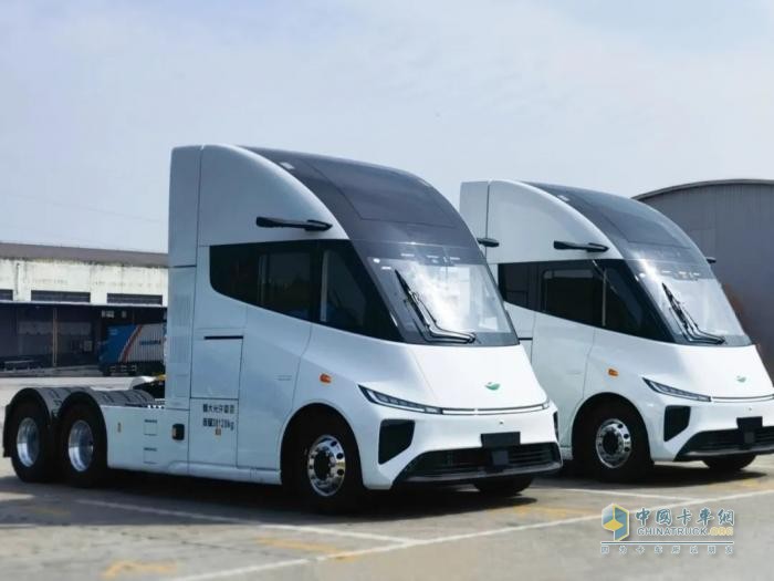 葦渡Windrose 670km長(zhǎng)續(xù)航純電重卡正式交付榮慶物流