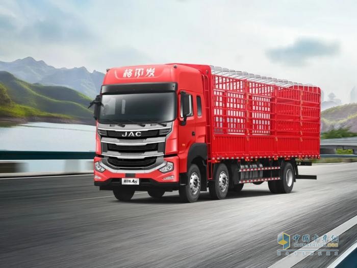 江淮格爾發(fā)A5 6×2載貨車出征，護(hù)航田間到餐桌的鮮活
