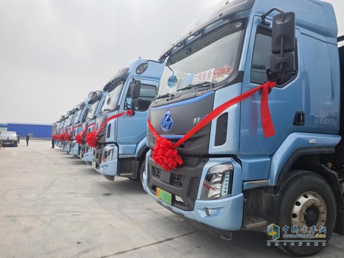 長續(xù)航低能耗，乘龍H5大電量牽引車獲新余物流企業(yè)青睞