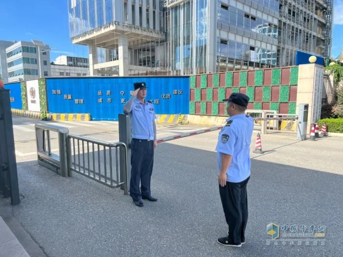 解放動(dòng)力：炎炎夏日，他們以智慧與溫情經(jīng)受住“烤”驗(yàn)