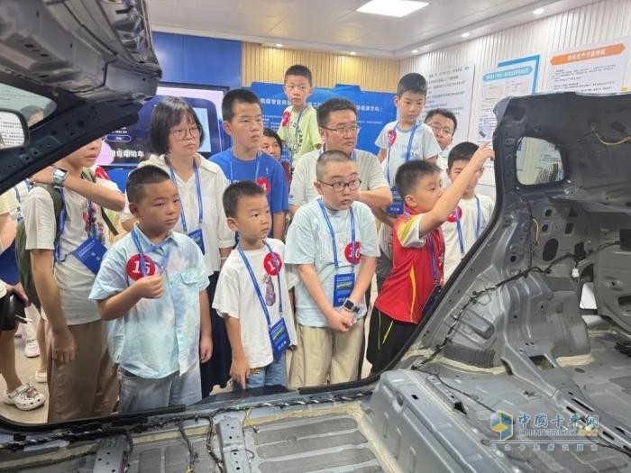 解鎖江鈴汽車智造密碼，共赴親子研學(xué)之旅