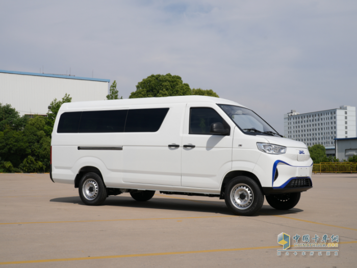 油車限行電車暢跑，藍(lán)貓客運(yùn)版憑何成為創(chuàng)富新寵？