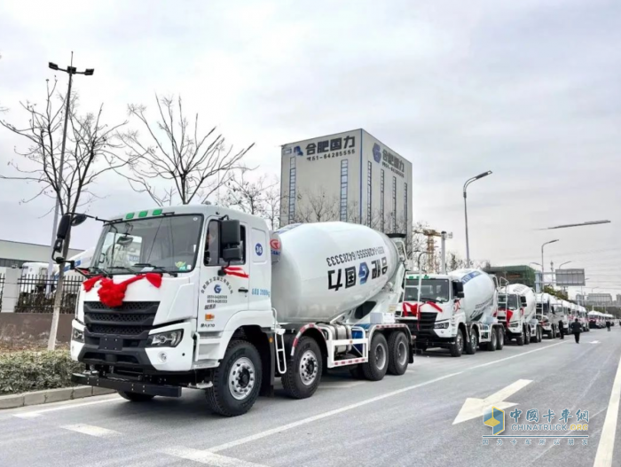 硬核來(lái)襲 星馬輕騎兵攪拌車，高效創(chuàng)富的利器