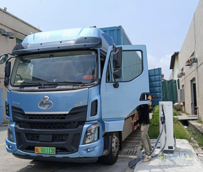 高效省錢 服務(wù)無憂！劉先生與乘龍H5純電大單橋共赴創(chuàng)富新篇