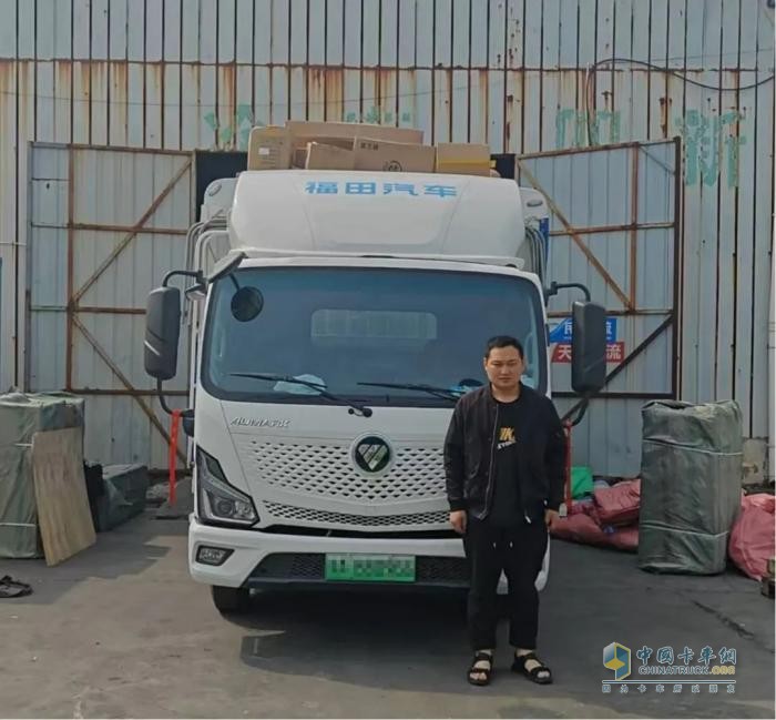 告別中途充電！看141度大電量歐馬可輕卡如何破解400公里城配續(xù)航難題