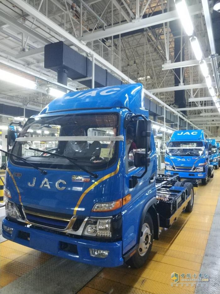 全國(guó)首個(gè)打造“換電1號(hào)”企業(yè)，江淮1卡構(gòu)筑新能源全新領(lǐng)先優(yōu)勢(shì)
