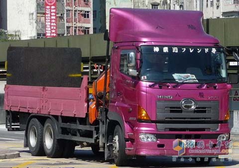 日本10月汽車出口量年降34.6%至376,281輛