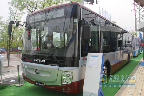 型號為BJ6123C7BTD的福田公交車配置了艾里遜變速箱和液力天然氣（LNG）發(fā)動機