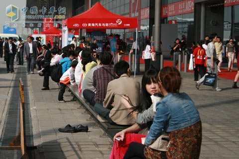 車展人群百態(tài)