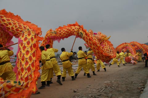 比賽現(xiàn)場熱鬧場面