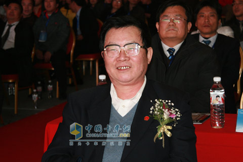 北京汽車工業(yè)控股有限責(zé)任公司黨委常委、董事張東升