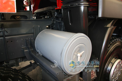 2010北京車(chē)展上汽依維柯紅巖杰獅自卸車(chē)