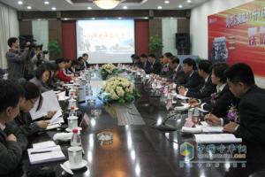 解放J6奧威6DM(11L)系列重卡全國投放儀式媒體見面會