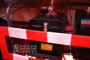 2010北京車展大運DYX3310自卸車局部