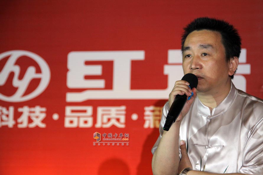 上汽依維柯紅巖總經理熊偉銘
