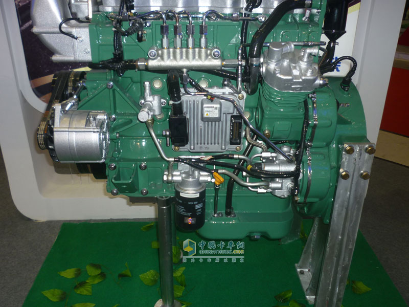 一汽解放錫柴4DLD國IV發(fā)動(dòng)機(jī)