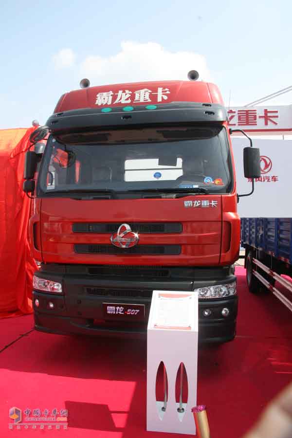 [上海車展]東風(fēng)柳汽超級重卡M7亮相車展
