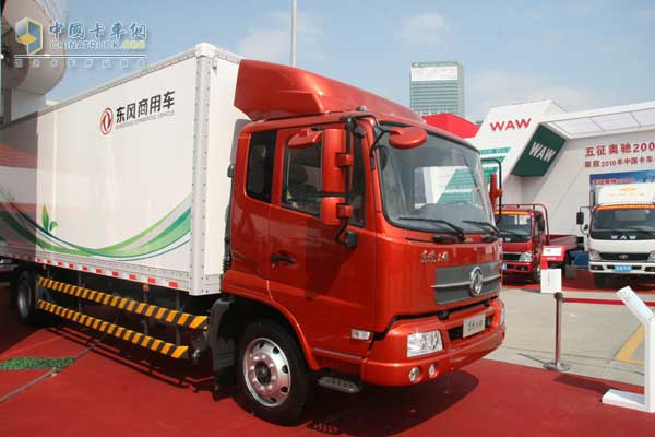 [上海車展]東風(fēng)天龍新長頭車驚艷上海車展