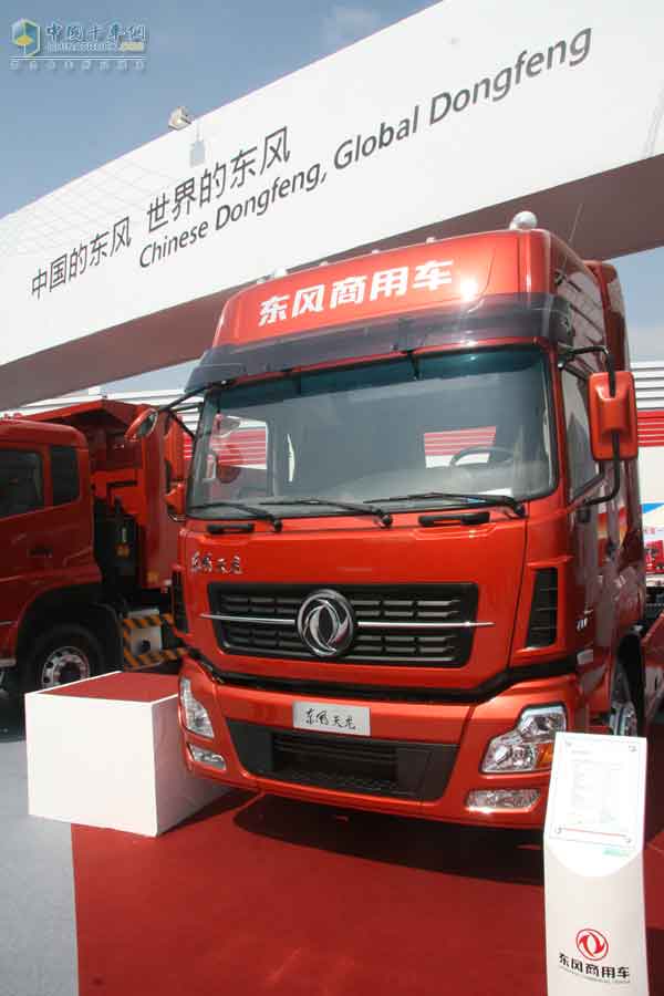 [上海車展]東風(fēng)天龍新長頭車驚艷上海車展