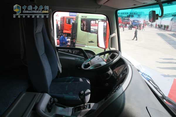 [上海車展]東風(fēng)天龍新長頭車驚艷上海車展