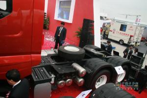 [上海車展]東風(fēng)柳汽超級重卡M7亮相車展