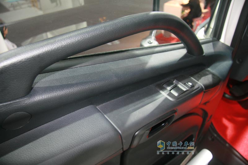 廣汽日野700系列8×4底盤車內(nèi)飾圖