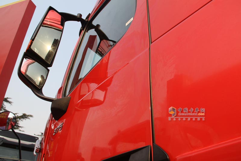 中國(guó)重汽 威濼長(zhǎng)頭車(chē) 375馬力 6×4牽引車(chē)高清圖