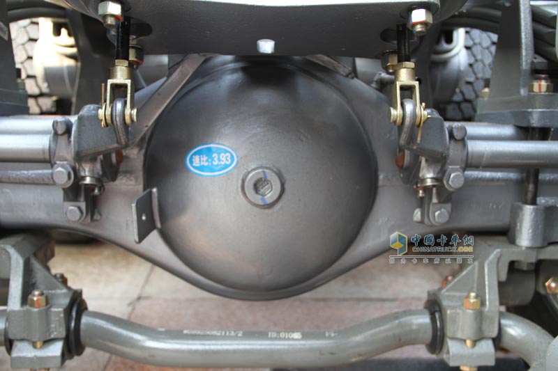 中國(guó)重汽 威濼長(zhǎng)頭車(chē) 375馬力 6×4牽引車(chē)高清圖