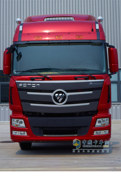 福田戴姆勒歐曼GTL6*4牽引車實拍圖