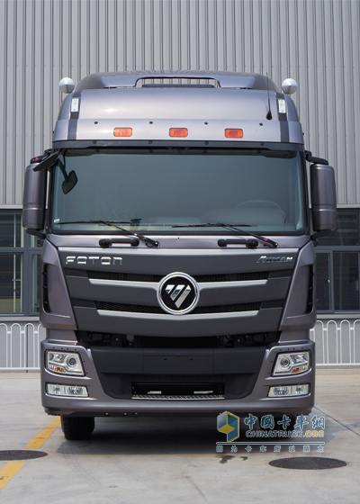 福田戴姆勒歐曼GTL6*4牽引車實拍圖