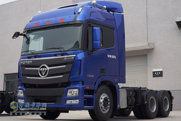福田戴姆勒歐曼GTL6*4牽引車實拍圖