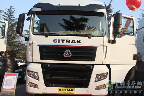 中國重汽 SITRAK C7H  390馬力 4*2牽引車