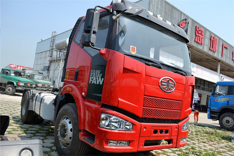 一汽解放 J6M準重卡 2013款 320馬力 4X2 國四牽引車(CA4180P63K2AXE4)